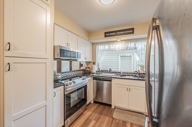 1941 Shorewood Drive, Grapevine, TX 76051