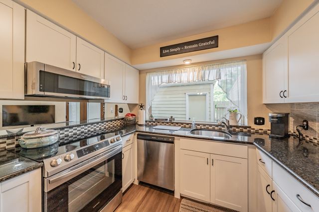 1941 Shorewood Drive, Grapevine, TX 76051