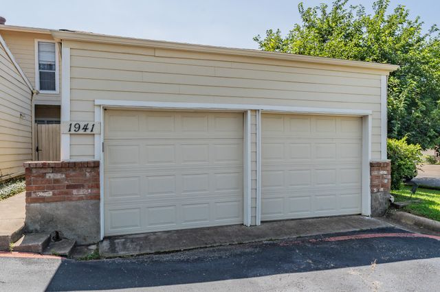 1941 Shorewood Drive, Grapevine, TX 76051