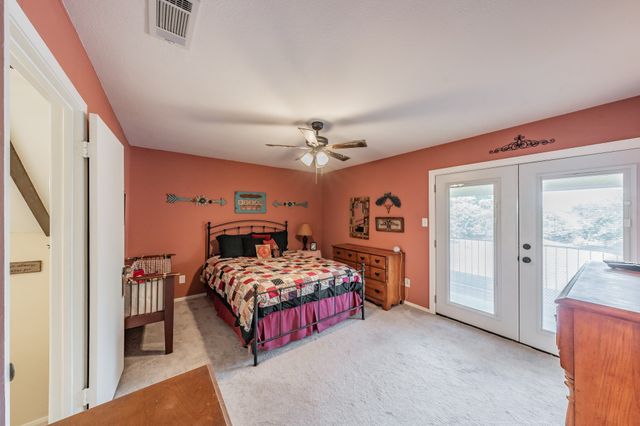 1941 Shorewood Drive, Grapevine, TX 76051