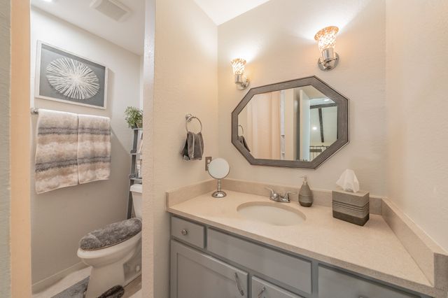 1941 Shorewood Drive, Grapevine, TX 76051