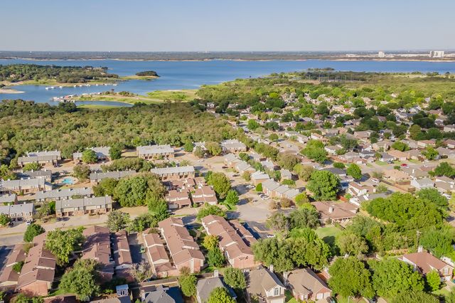 1941 Shorewood Drive, Grapevine, TX 76051