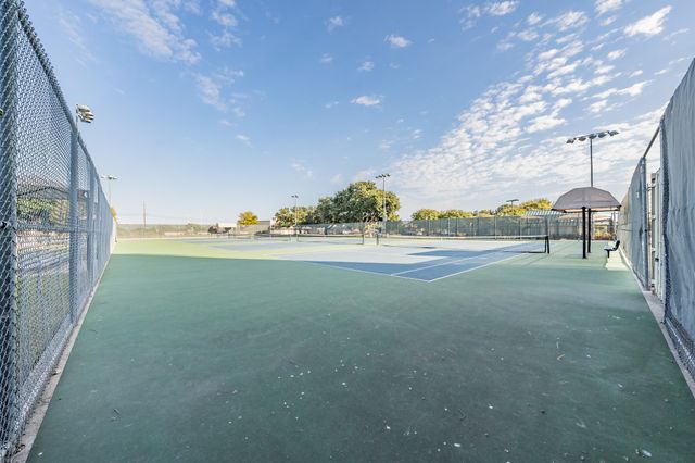 1941 Shorewood Drive, Grapevine, TX 76051