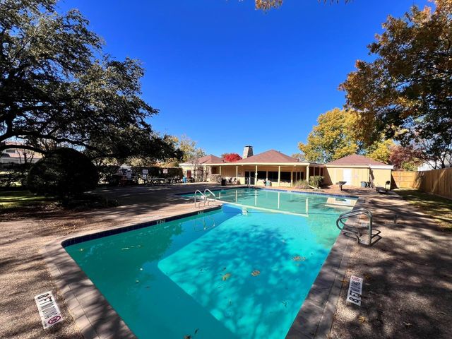 1941 Shorewood Drive, Grapevine, TX 76051