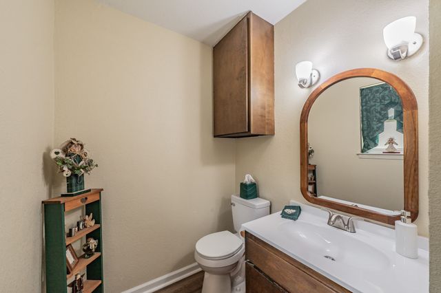 1941 Shorewood Drive, Grapevine, TX 76051