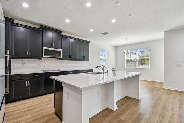 11127 SUNDRIFT DRIVE, Tampa, FL 33647