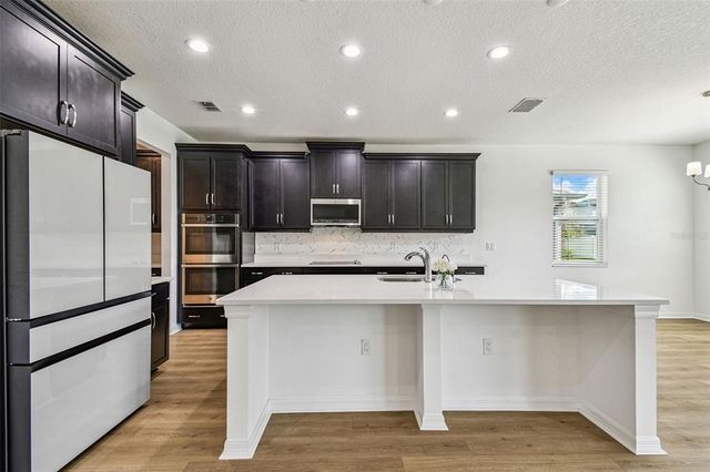 11127 SUNDRIFT DRIVE, Tampa, FL 33647