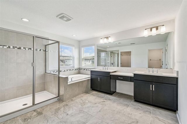 11127 SUNDRIFT DRIVE, Tampa, FL 33647