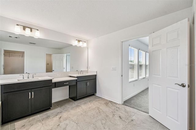 11127 SUNDRIFT DRIVE, Tampa, FL 33647