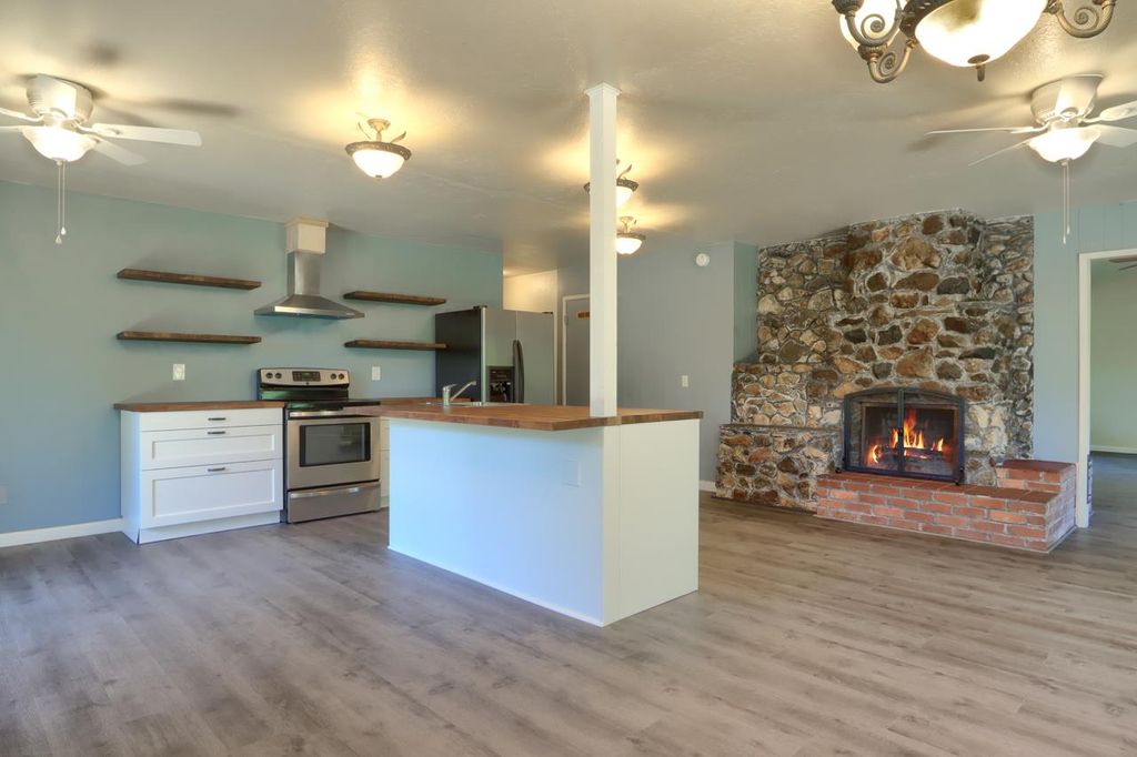 Image 14 of property listing at 4949 Indian Peak, Mariposa, CA 95338