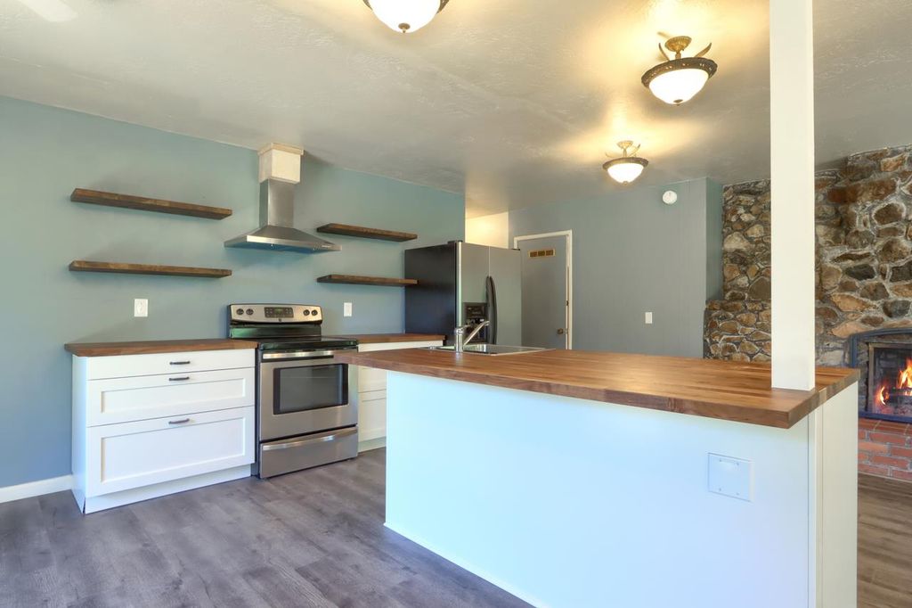 Image 15 of property listing at 4949 Indian Peak, Mariposa, CA 95338