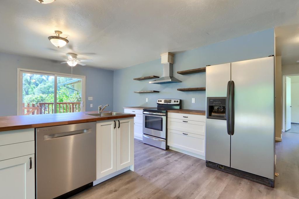 Image 18 of property listing at 4949 Indian Peak, Mariposa, CA 95338