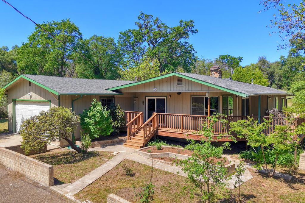 Image 2 of property listing at 4949 Indian Peak, Mariposa, CA 95338