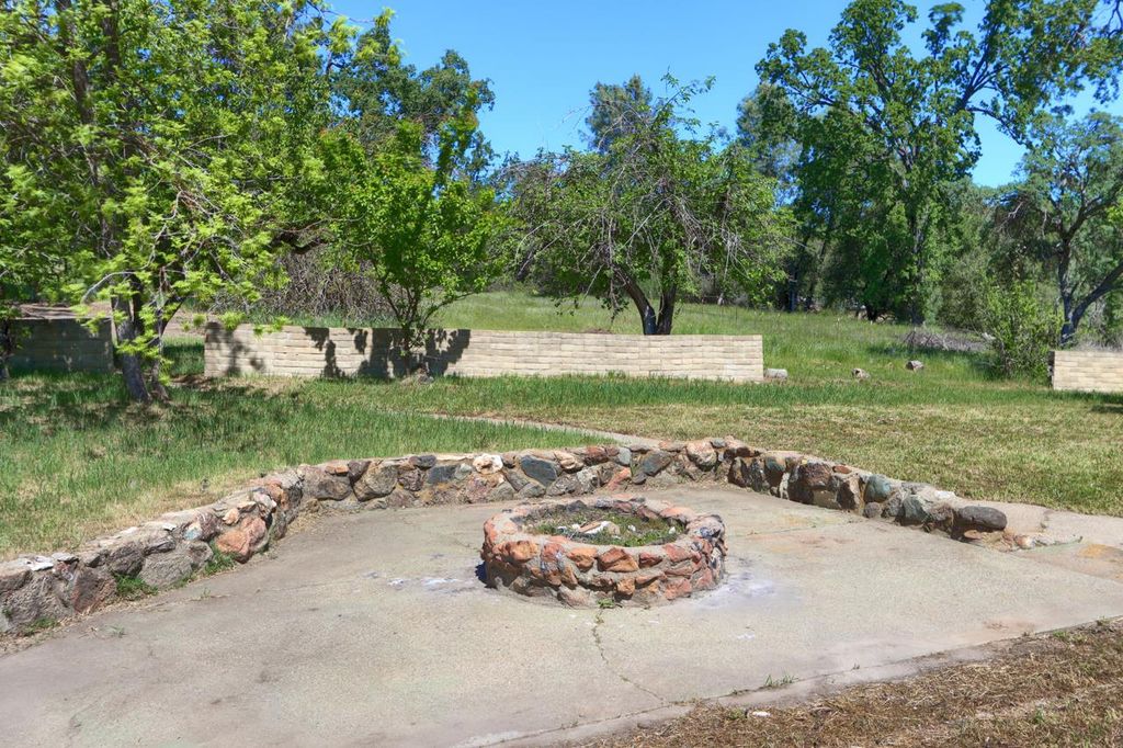 Image 39 of property listing at 4949 Indian Peak, Mariposa, CA 95338