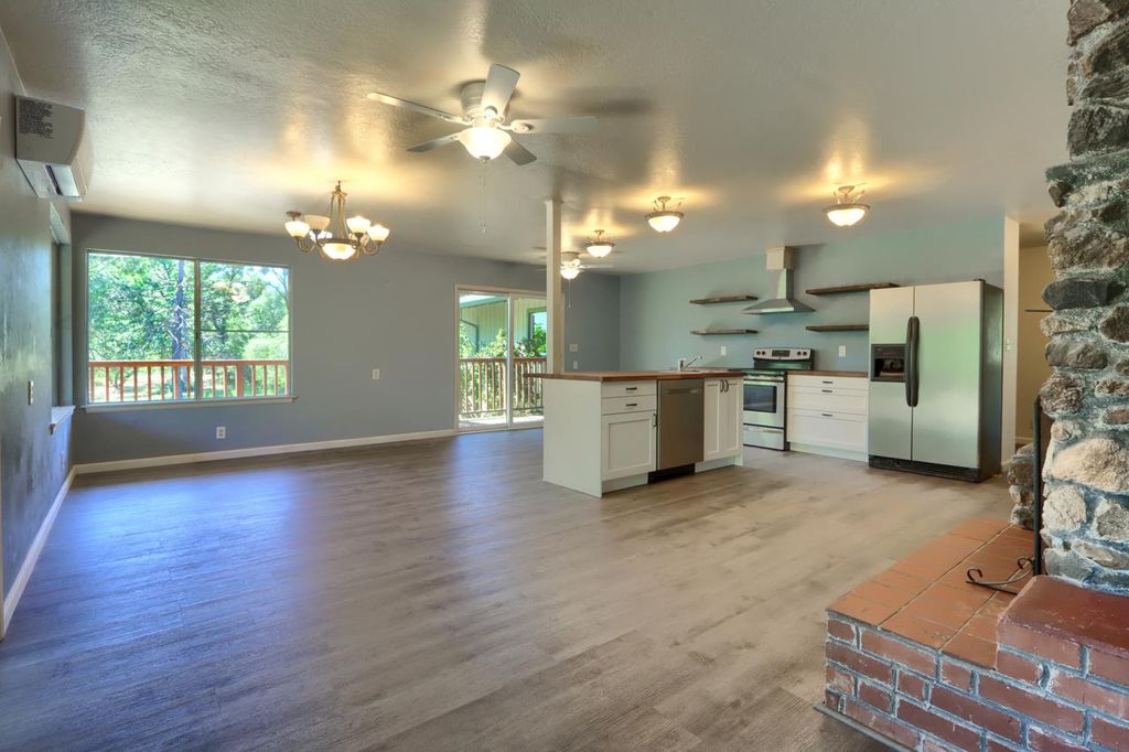 Image 4 of property listing at 4949 Indian Peak, Mariposa, CA 95338