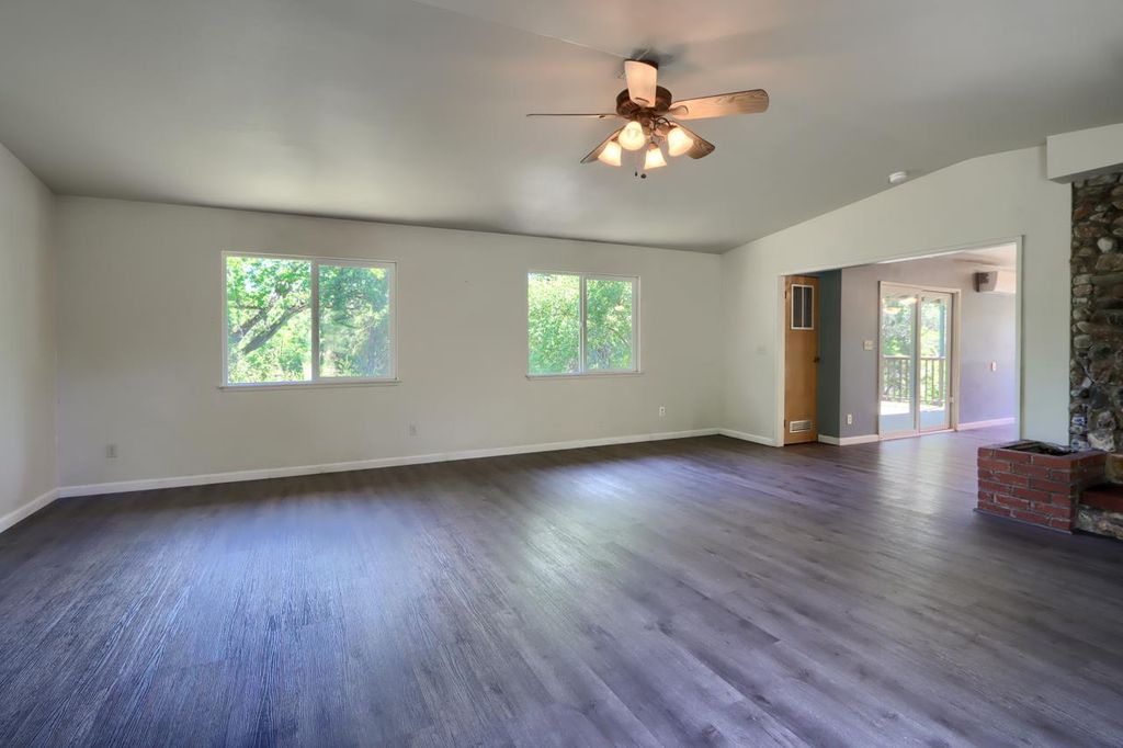 Image 8 of property listing at 4949 Indian Peak, Mariposa, CA 95338
