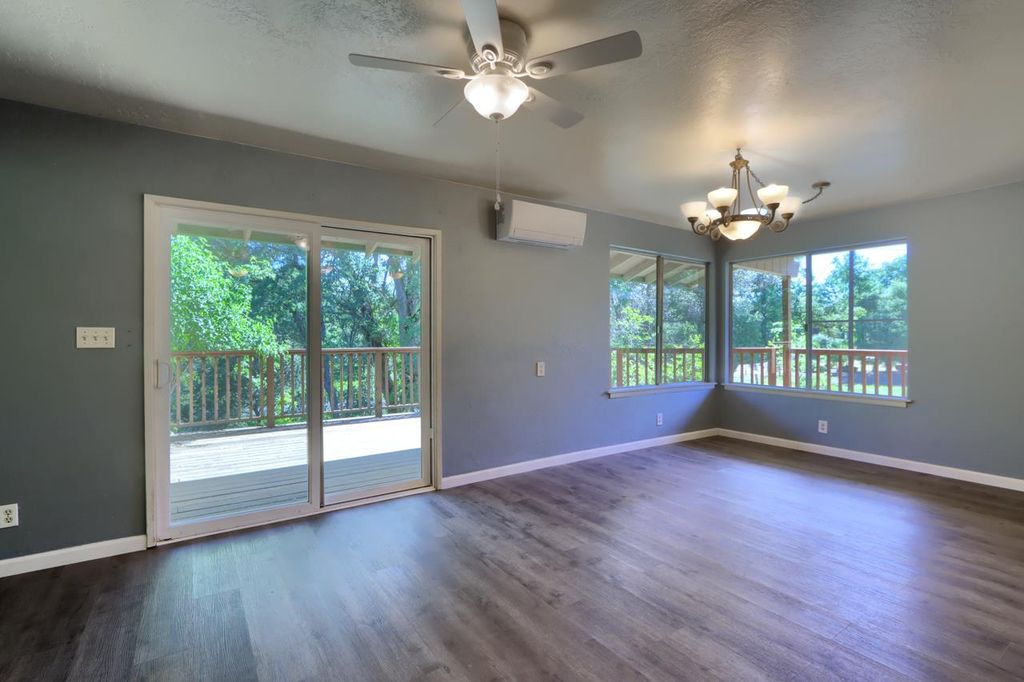 Image 9 of property listing at 4949 Indian Peak, Mariposa, CA 95338