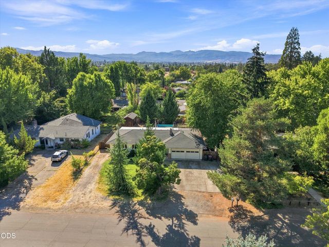 416 Ardmore Avenue, Medford, OR 97504