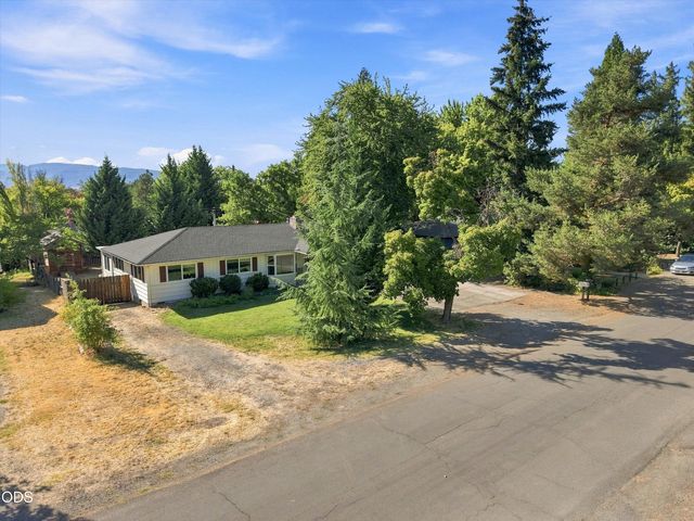 416 Ardmore Avenue, Medford, OR 97504