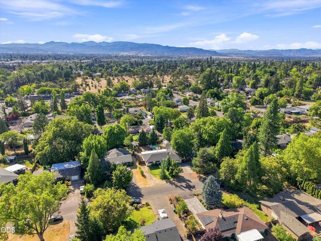 416 Ardmore Avenue, Medford, OR 97504