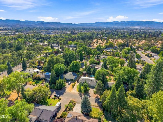 416 Ardmore Avenue, Medford, OR 97504