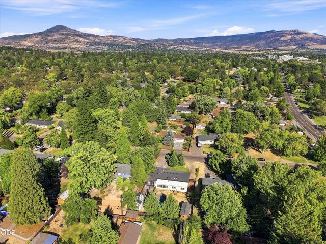 416 Ardmore Avenue, Medford, OR 97504