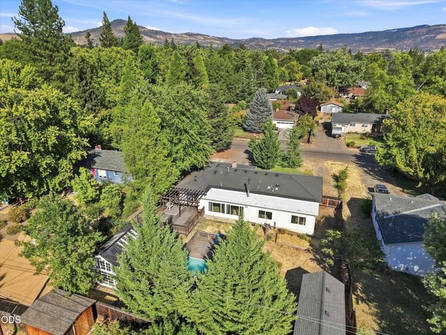 416 Ardmore Avenue, Medford, OR 97504