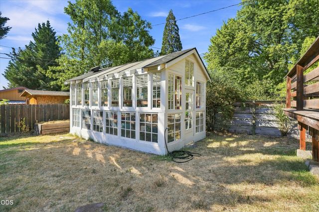 416 Ardmore Avenue, Medford, OR 97504