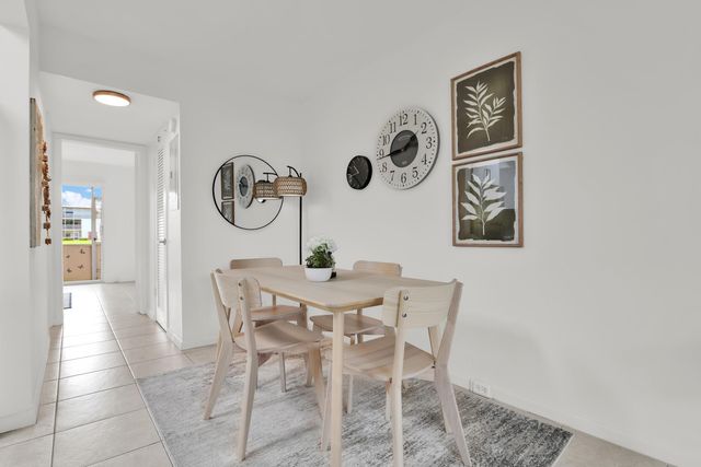 175 Fanshaw E, Boca Raton, FL 33434
