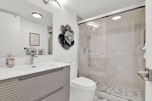 175 Fanshaw E, Boca Raton, FL 33434