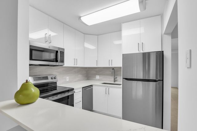 175 Fanshaw E, Boca Raton, FL 33434
