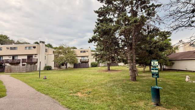 7216 72nd Lane N, Minneapolis, MN 55428