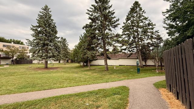 7216 72nd Lane N, Minneapolis, MN 55428