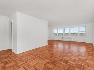 4555 Henry Hudson Parkway 902, Bronx, NY 10471