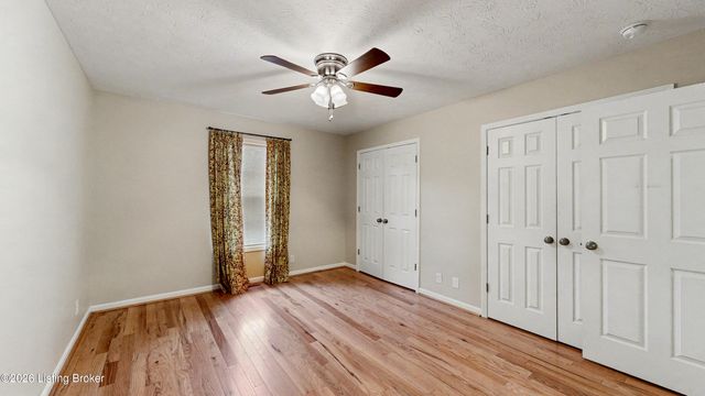 6215 Bay Pine Dr, Louisville, KY 40219