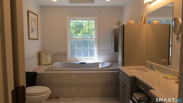 3 O'Keefe Lane, New Hartford, CT 06057