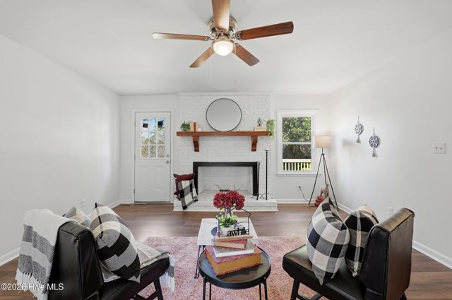 718 Hughes Road, Hampstead, NC 28443