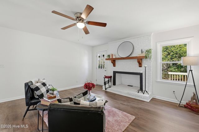 718 Hughes Road, Hampstead, NC 28443