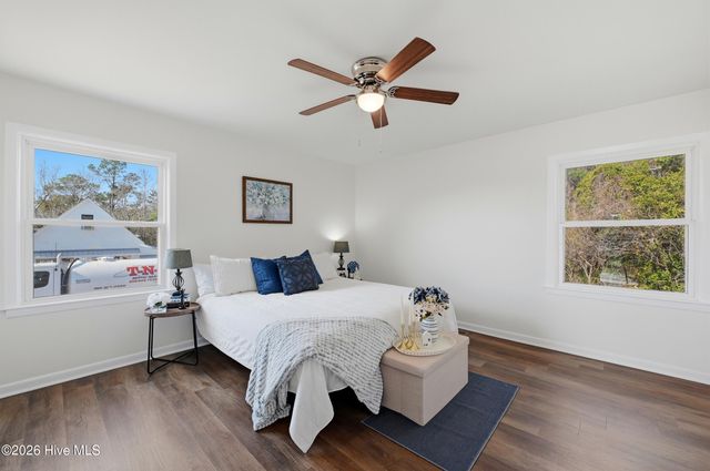 718 Hughes Road, Hampstead, NC 28443