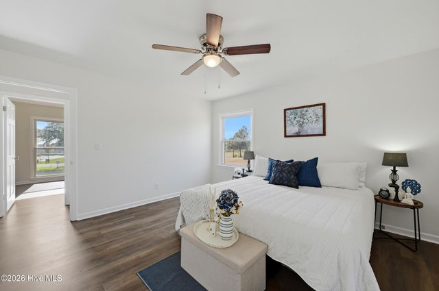 718 Hughes Road, Hampstead, NC 28443