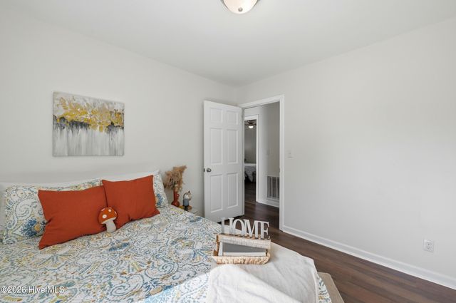 718 Hughes Road, Hampstead, NC 28443