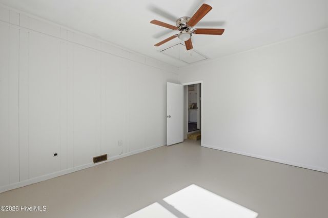 718 Hughes Road, Hampstead, NC 28443