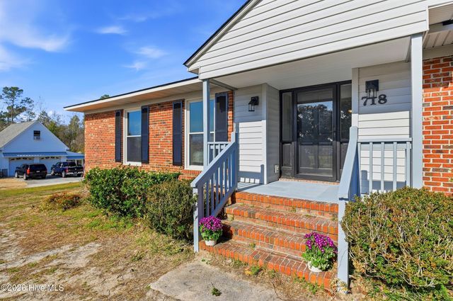 718 Hughes Road, Hampstead, NC 28443