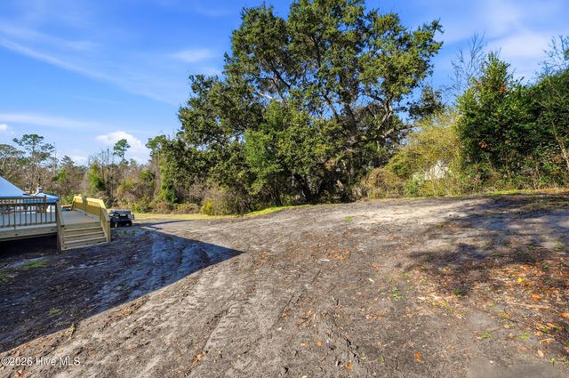 718 Hughes Road, Hampstead, NC 28443