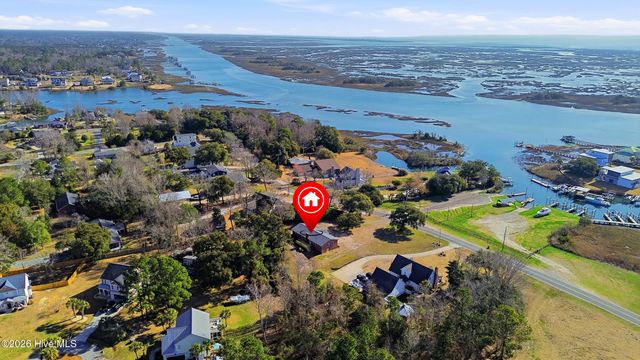 718 Hughes Road, Hampstead, NC 28443