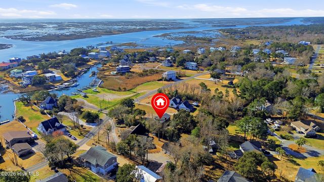 718 Hughes Road, Hampstead, NC 28443