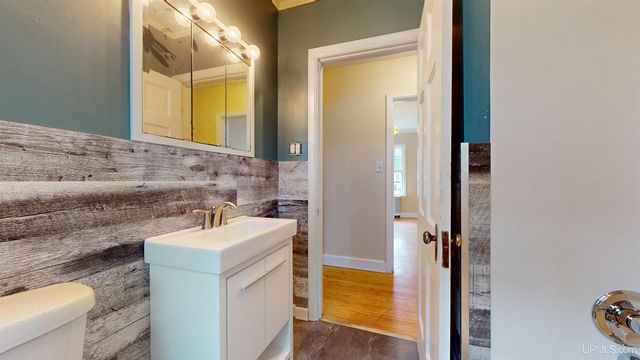 1020 S 7th Avenue, Escanaba, MI 49829