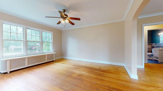 1020 S 7th Avenue, Escanaba, MI 49829