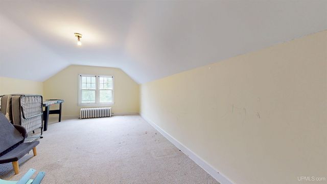 1020 S 7th Avenue, Escanaba, MI 49829