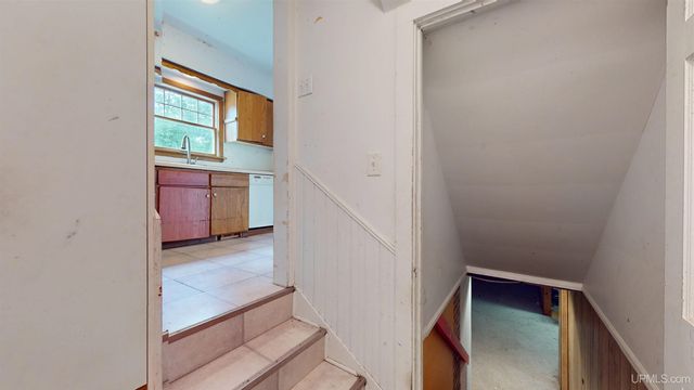 1020 S 7th Avenue, Escanaba, MI 49829